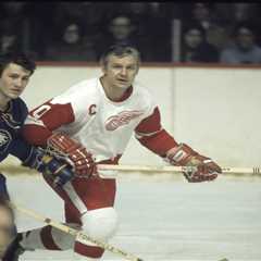 Alex Delvecchio, Red Wings icon and Hockey Hall of Famer, dead at 93