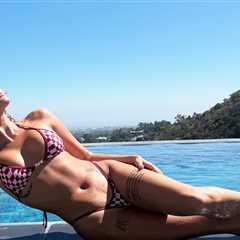 'Too Hot To Handle?!' -- Chloe Veitch Surges Temps In Plaid Bikini