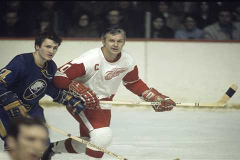 Alex Delvecchio, Red Wings icon and Hockey Hall of Famer, dead at 93