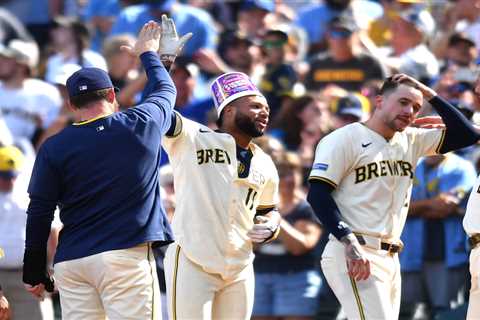 Dodgers, Brewers make trade in middle of game against each other