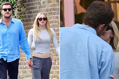 Sophie Turner Packs on PDA With Boyfriend Peregrine Pearson in London
