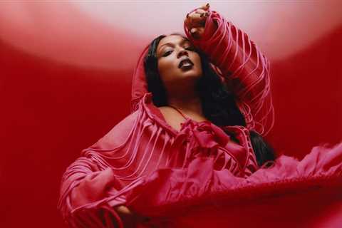 Lizzo Calls Out ‘Thin-Presenting’ People Who Body Shame Others: ‘It Is Not Your Place’