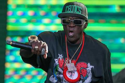 Watch Flavor Flav & Chuck D Bow Down to Mavis Staples in Heartwarming Meetup