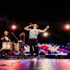 Coldplay’s Chris Martin Doubles-Down on Kiss Cam After Astronomer Disaster: ‘Life Throws You Lemons ..