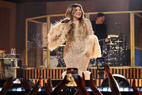 Kelly Clarkson Postpones August Las Vegas Residency Dates