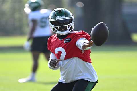 Tyrod Taylor undergoes knee surgery to throw wrench into Jets’ QB plans