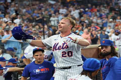 Pete Alonso’s historic homers lead power barrage as Mets crush Braves to end seven-game skid