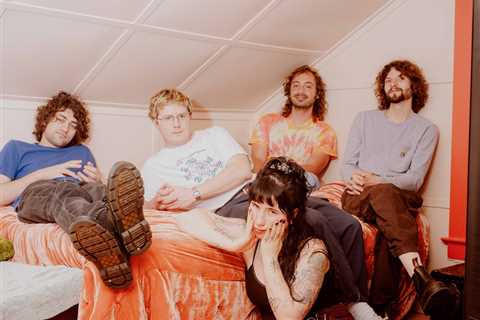 Indie-Rockers Wednesday Nearly Burnt Out — This One Touring Rule Will Keep Them ‘Fresh As Can Be’