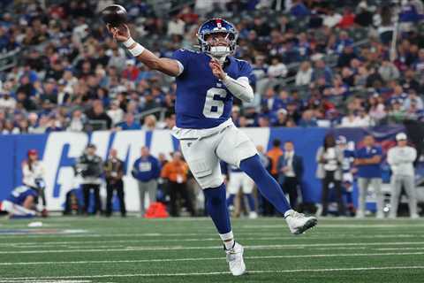 Jaxson Dart leads electric Giants touchdown drive before brief concussion scare