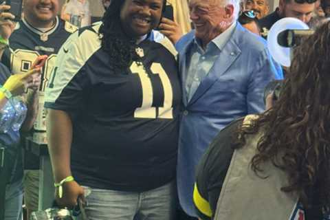 Jerry Jones jokes with Micah Parsons’ mother about Cowboys’ ongoing contract saga