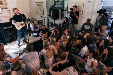 Inside the Intimate, A-List Concerts Being Held in Pizza Joints, Backyards & New York Lofts