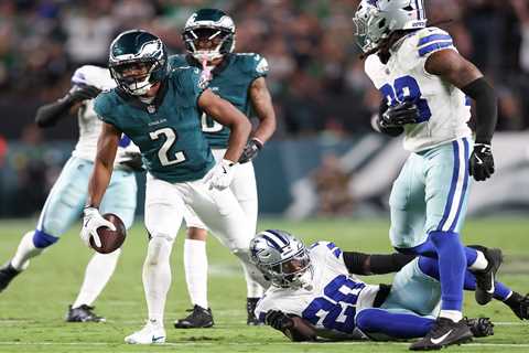 Thrilling Eagles-Cowboys NFL opener hit with severe weather delay