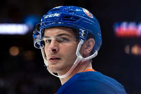 Islanders’ Mat Barzal has ‘no worries’ about knee after surgery