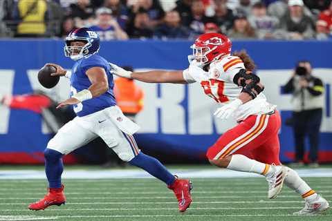 Giants’ Brian Daboll opens door to bench Russell Wilson as calls for Jaxson Dart grow