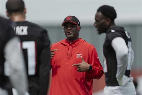 Falcons fire assistant coach Ike Hilliard after embarrassing loss to Panthers