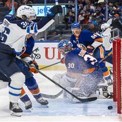 Concerns already mounting for Islanders as they drop third straight to start season