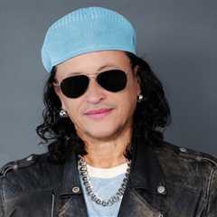 Elvis Crespo to Receive Billboard Hall of Fame Award at Billboard Latin Music Awards 2025