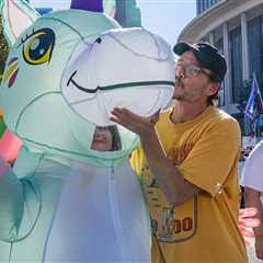 Pedro Pascal Shows Up at 'No Kings' Rally in Los Angeles, Mocks Trump