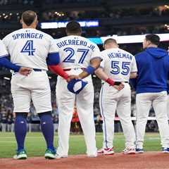 World Series odds: Early picks, predictions, best bets for Blue Jays vs. Dodgers