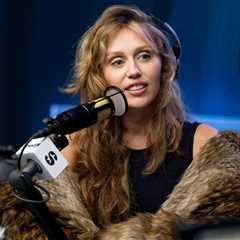 Miley Cyrus Reveals the Sweet Gift Beyoncé Gave Her That She’ll ‘Never Take Off’