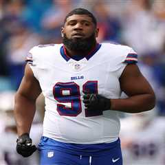 Bills star Ed Oliver undergoing surgery for torn biceps in injury crusher