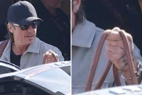 Keith Urban Ditches Wedding Ring in First Sighting Since Divorce Bombshell