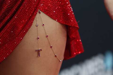 Which The Life Of A Showgirl Song Are You?