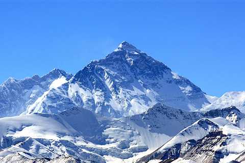 Hundreds of Mt. Everest Climbers Stuck on Mountain
