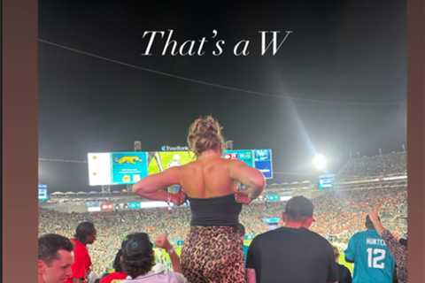 Trevor Lawrence’s wife climbs on table to see wild final seconds of Jaguars win