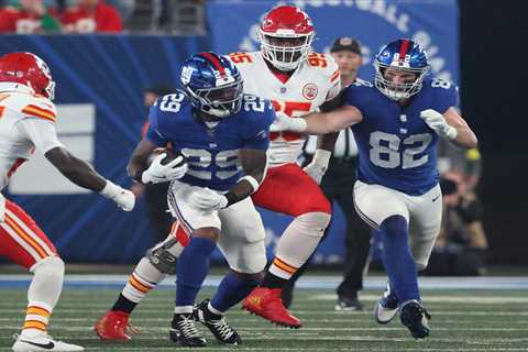 Giants getting Tyrone Tracy back from injury vs. Eagles but lose Darius Slayton