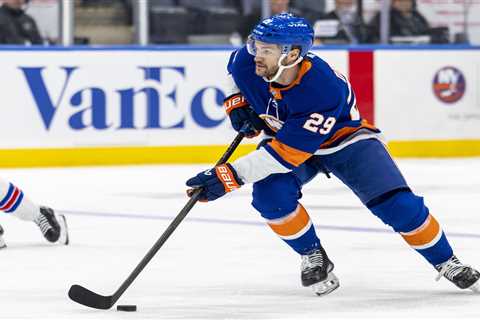 Jonathan Drouin, Bo Horvat building strong chemistry on Islanders’ second line