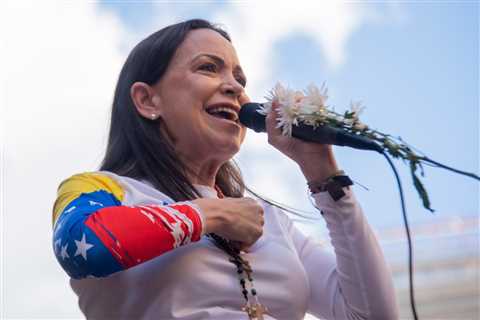Venezuelan Singers in Exile React to María Corina Machado’s Nobel Peace Prize: ‘Warrior of..