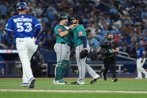 Mariners silence Blue Jays after early homer to secure first ALCS win since 2001 in Game 1