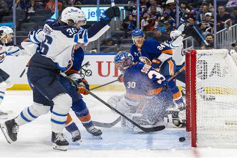 Concerns already mounting for Islanders as they drop third straight to start season