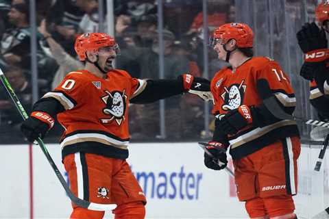 Chris Kreider off to hot start for Ducks while Rangers make embarrassing history