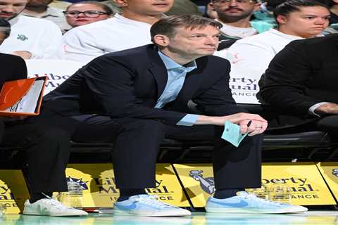 Former Liberty assistant lands job as wife, ex-coach Sandy Brondello remains on the market