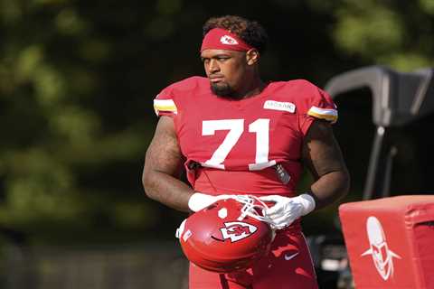 ‘Extremely unusual’ situation around Chiefs’ missing draft pick Josh Simmons