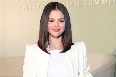Selena Gomez Shuts Down Feud Rumors by Praising Bella Hadid’s Victoria’s Secret Runway Walk