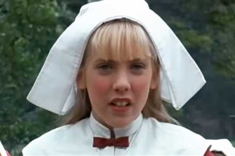 Amanda Buckman In 'Addams Family Values' 'Memba Her?!