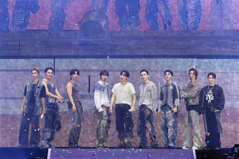 7 Best Moments From SEVENTEEN’s Return to BMO Stadium in LA: Surprise Talents, ‘Aju Nice’ & More