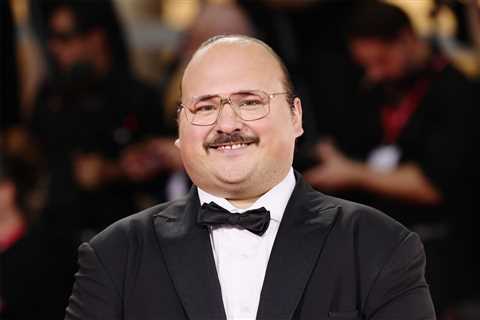 ‘Tires’ Star and Stand-Up Comic Stavros Halkias Extends The Dreamboat Tour