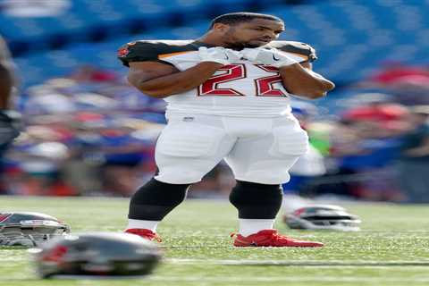 Doug Martin’s family says they were ‘seeking medical assistance’ for him before death