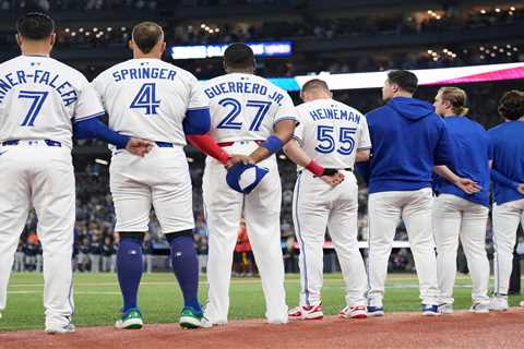 World Series odds: Early picks, predictions, best bets for Blue Jays vs. Dodgers