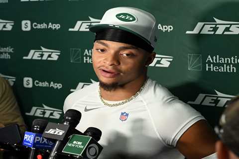 How Justin Fields responded to Woody Johnson attacking his Jets play
