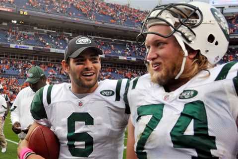 Mark Sanchez pays tribute to ‘big brother’ Nick Mangold after Jets teammate’s death
