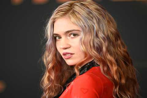 Grimes Defends ‘Beautiful’ Selena Gomez From ‘High School Level Bullying’ Online: ‘This Is..