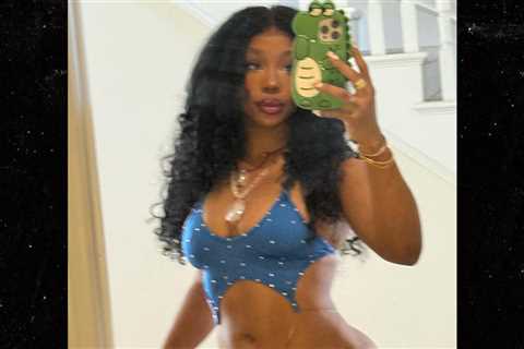 SZA Shares A Bunch of Sizzlin' Snaps During Halloween Week