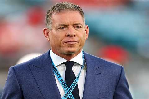 Troy Aikman takes dig at referees’ treatment of Patrick Mahomes