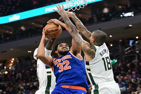 Karl-Anthony Towns looks clearly lost in Mike Brown’s Knicks offense  — and something has to give