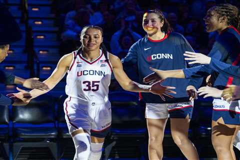 Women’s college basketball rankings: Everyone is chasing UConn